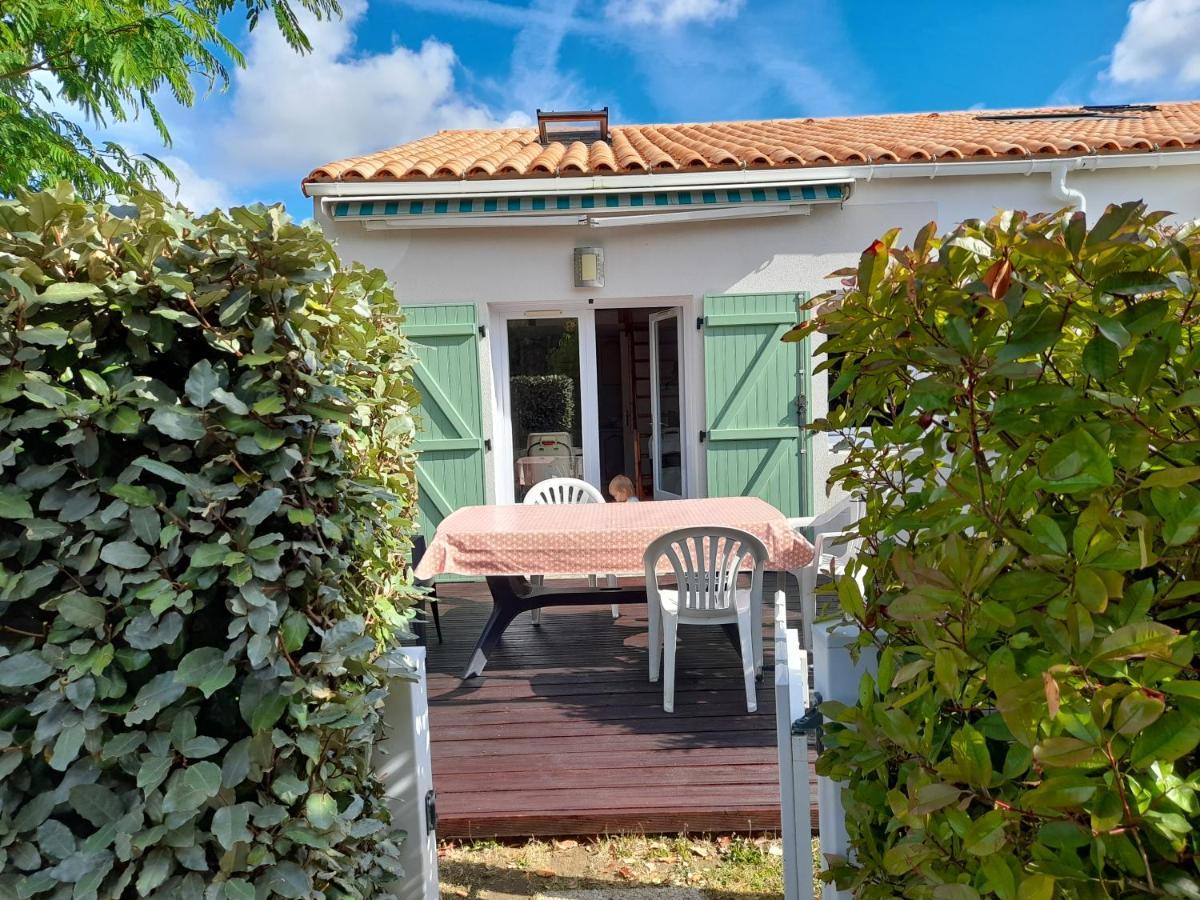 Maisonnette A Deux Pas De La Plage Dans Residence Calme Ла-Транш-сюр-Мер Экстерьер фото